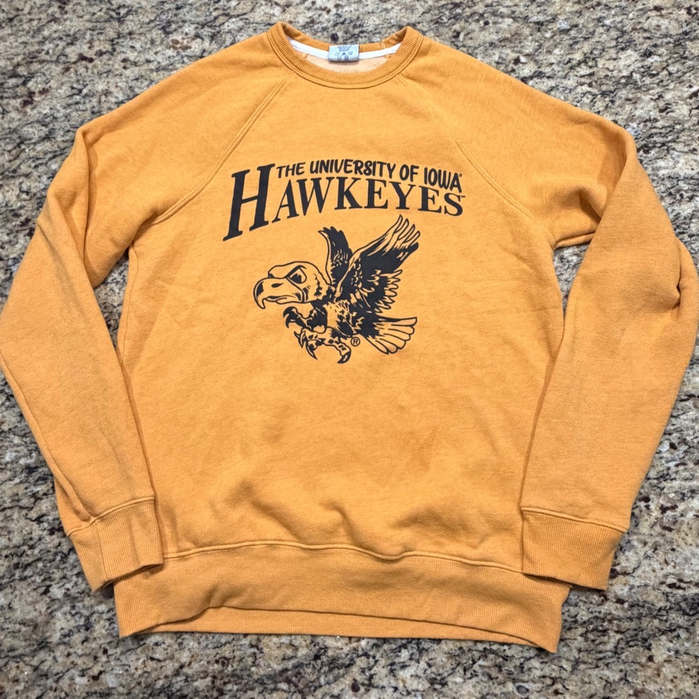 Charlie Hustle Iowa Hawkeyes Sweatshirt Womens Medium Gold Fleece Crewneck